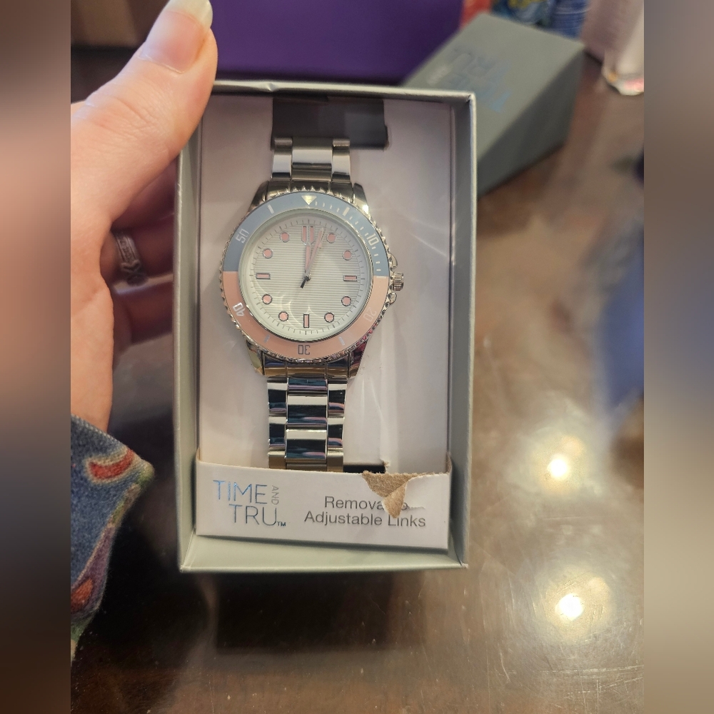 Time and Tru Silver Tone Bracelet White Round Pink and Blue Bezel Casual Ladies